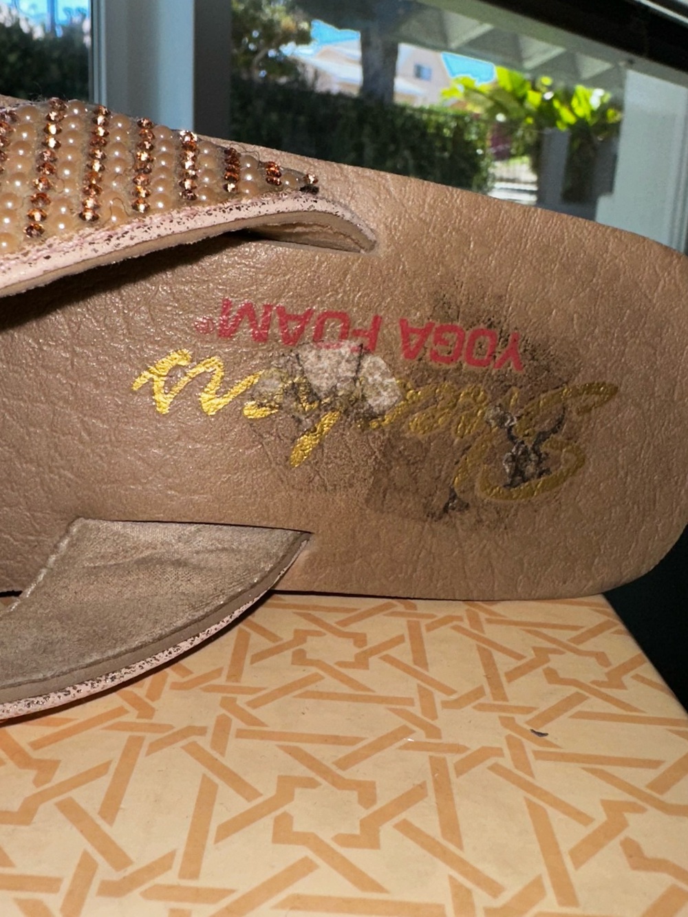 Skechers Rose Gold/Champagne Beaded Thong Sandals - Picture 6 of 6